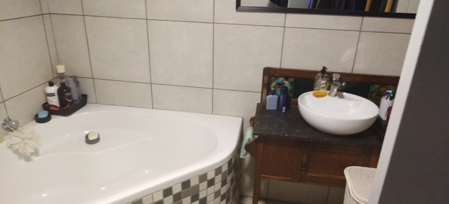 2 Bedroom Property for Sale in Hartenbos Central Western Cape